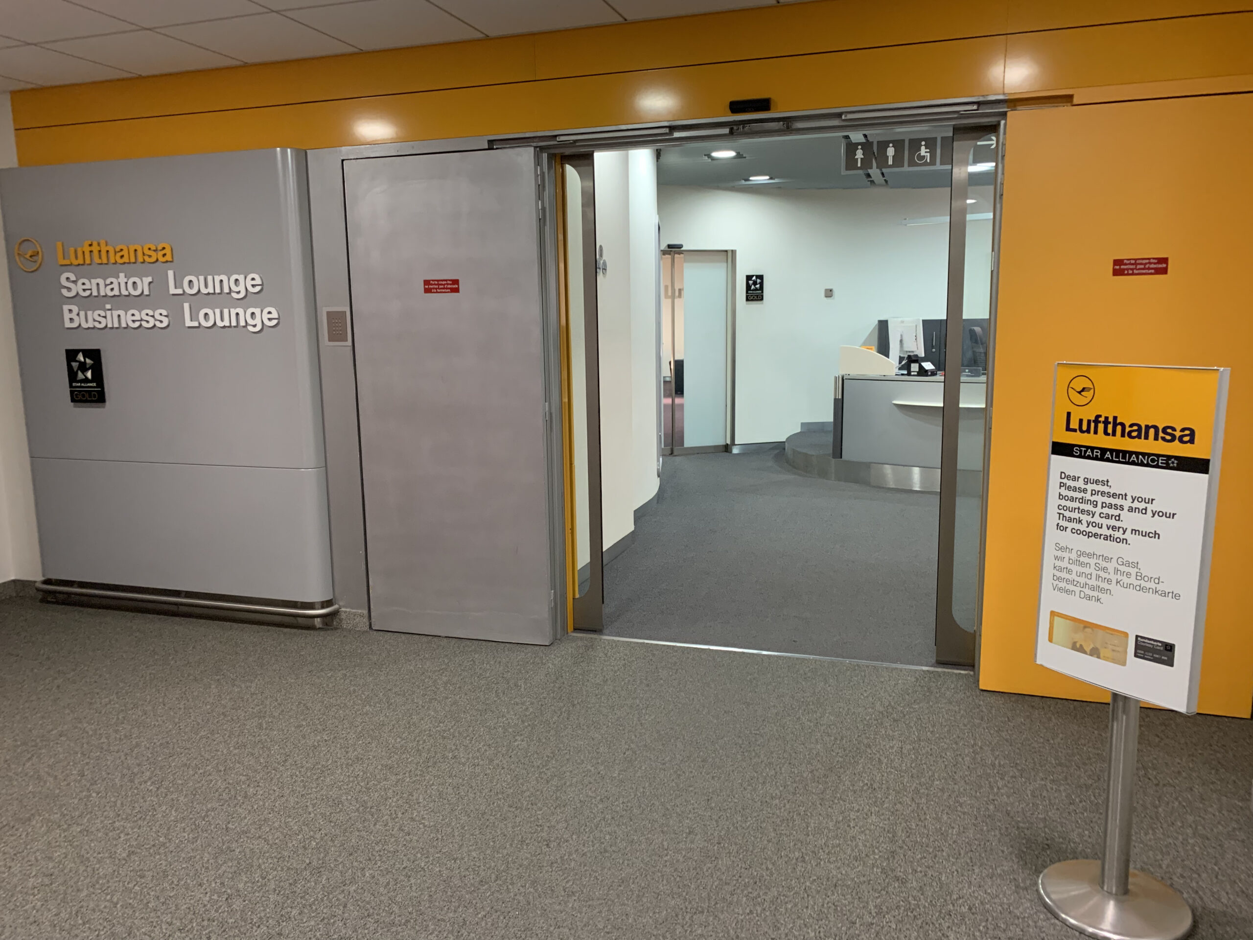 Lufthansa Charles de Gaulle Senator Lounge