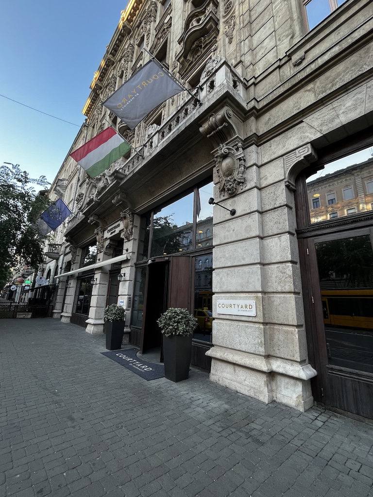 New Review Hotel — Courtyard by Marriott Budapest