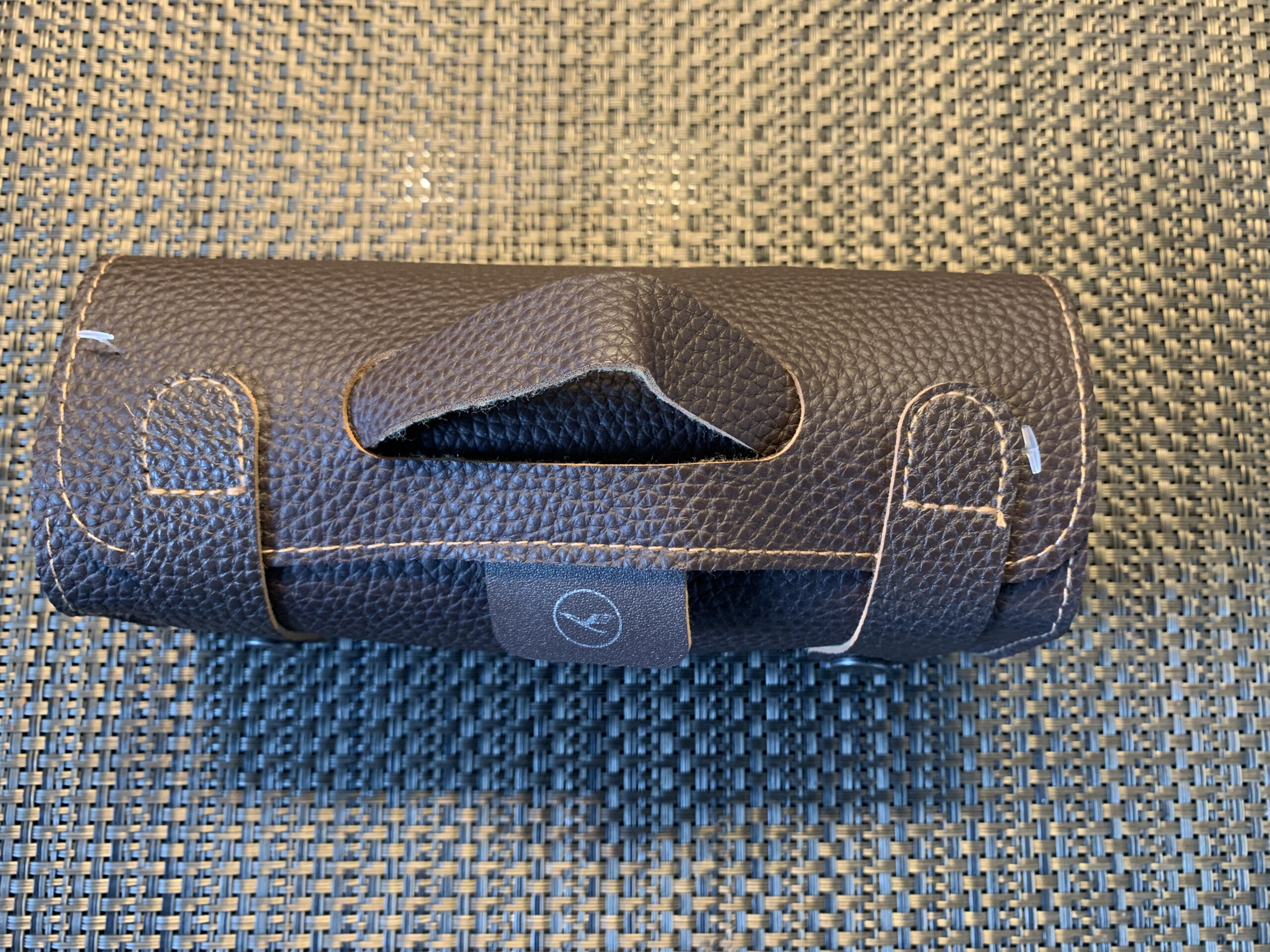 Lufthansa Business Class Amenity Kit (spezielle braune Tasche)