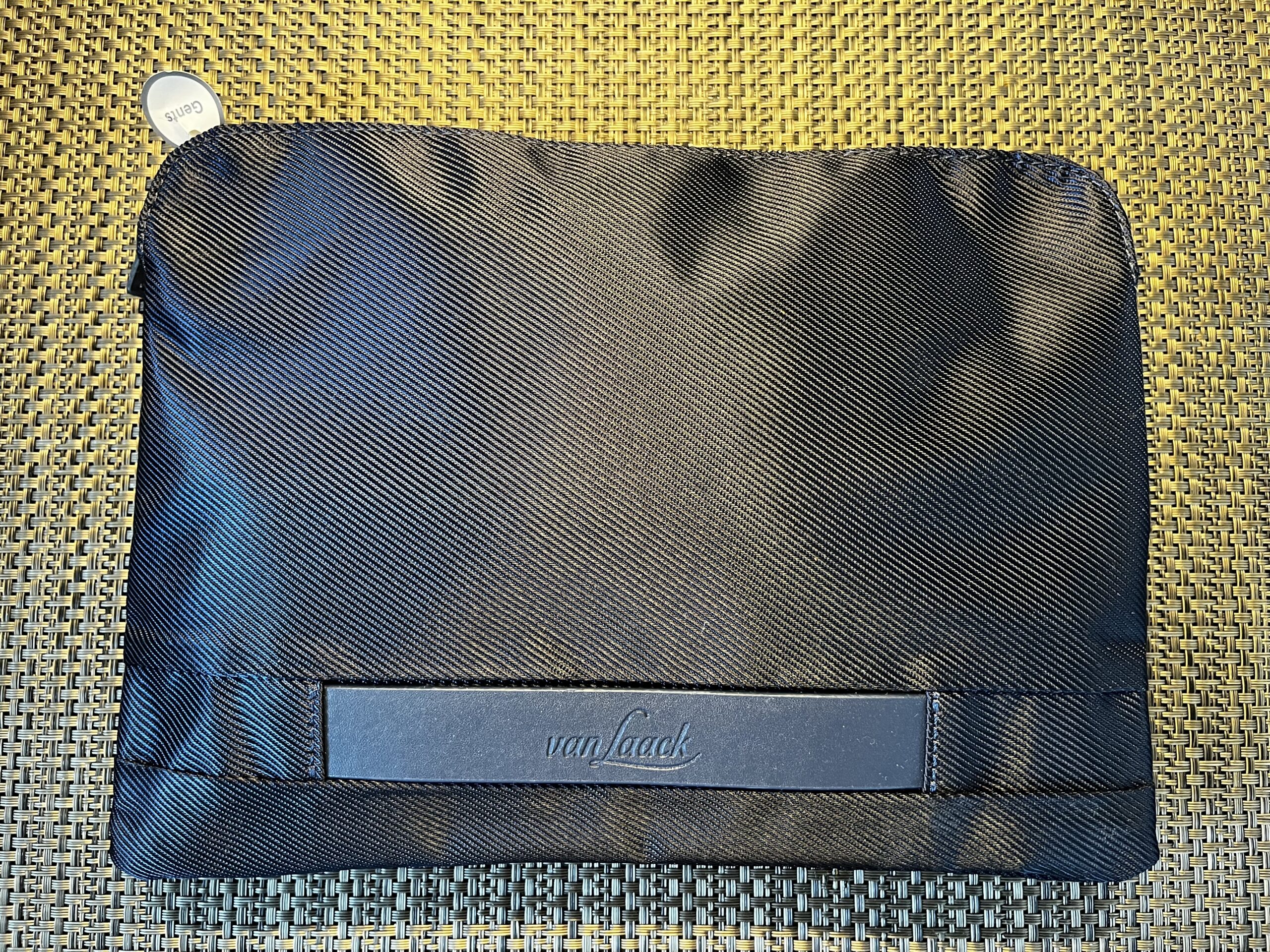 Lufthansa First Class Amenity Kit von „van Lack“ (für Männer)