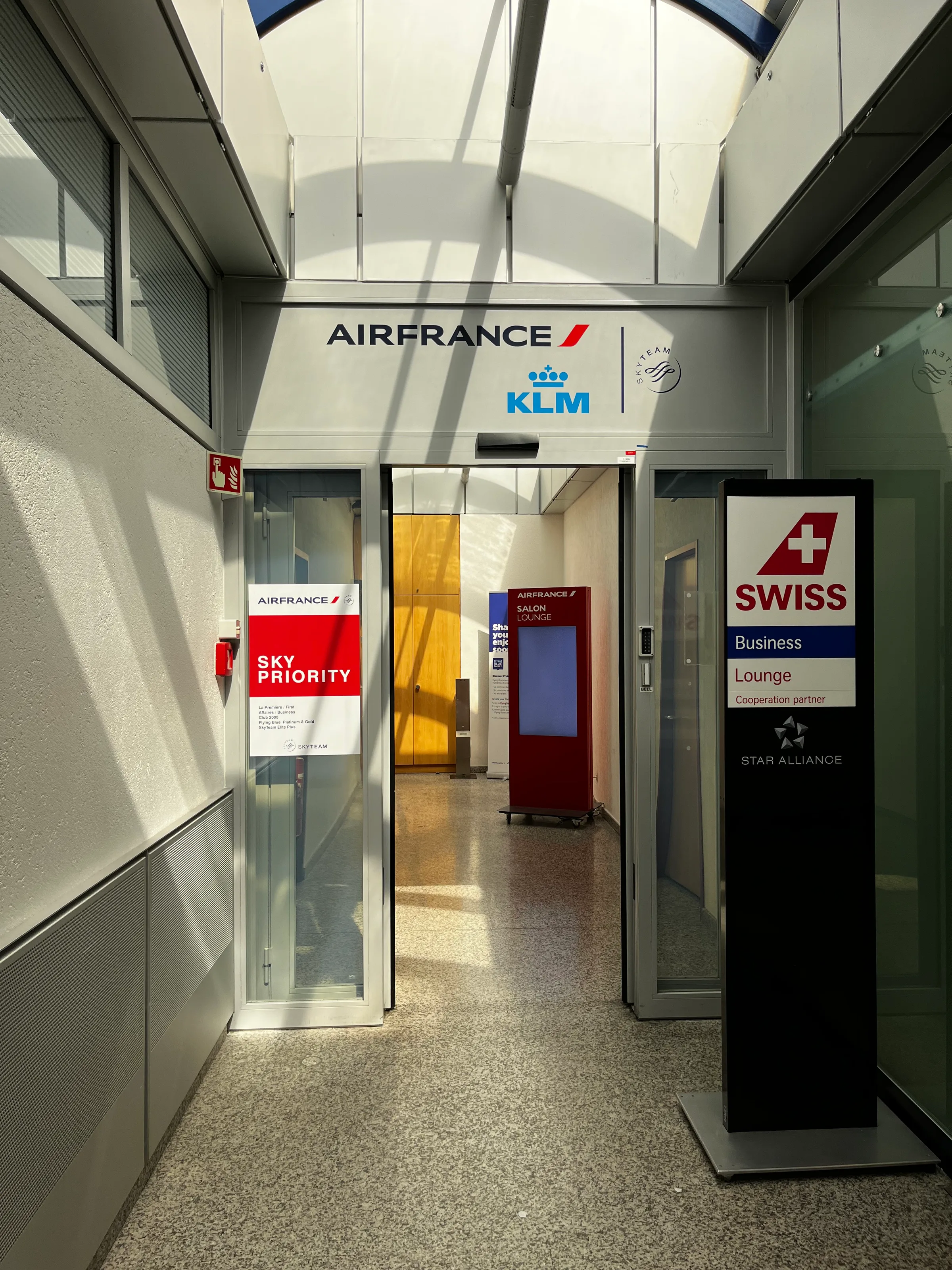 Eingang zur Air France-KLM Lounge am Flughafen Genf
