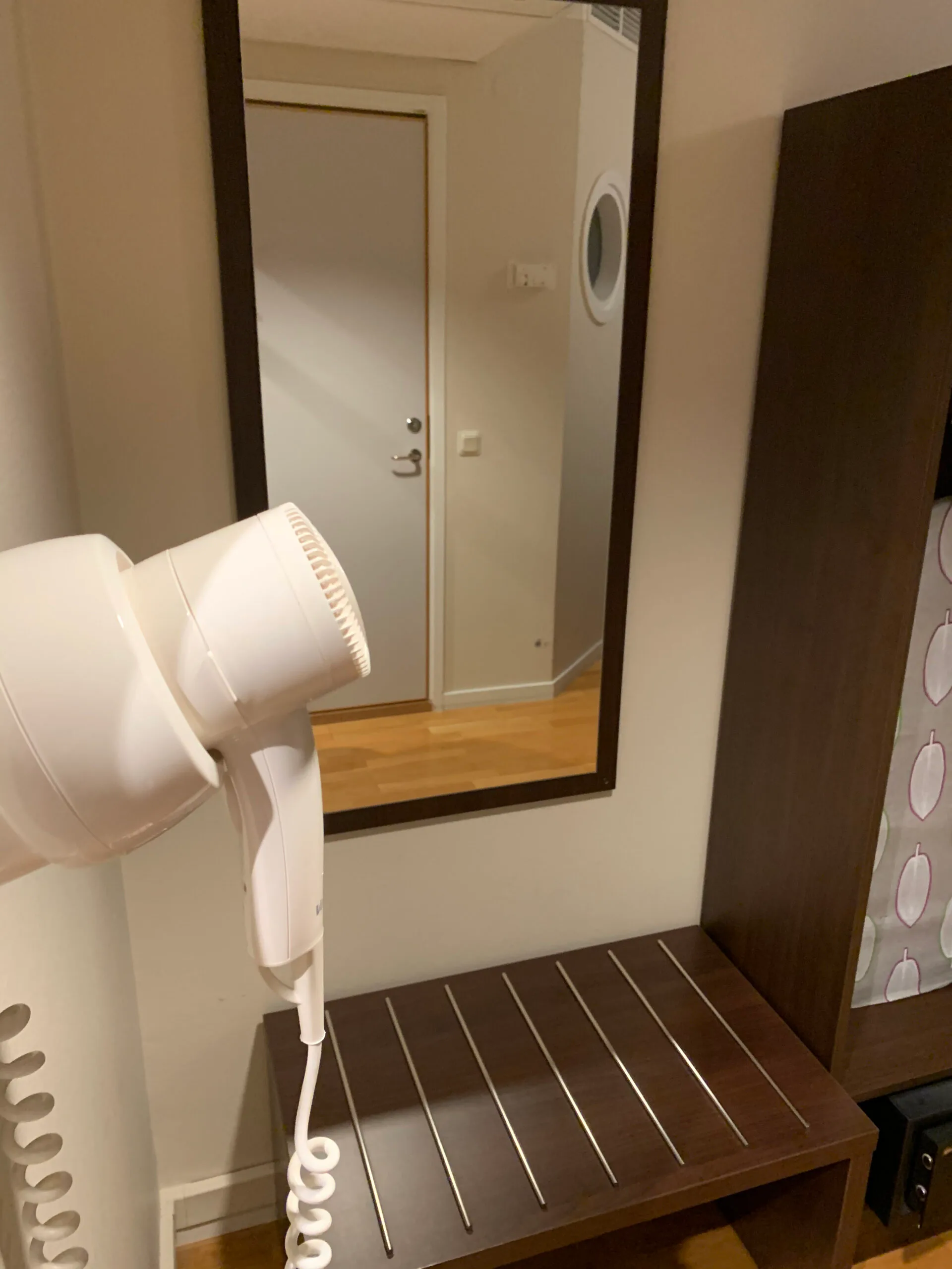 Samsung AirDresser im Flughafenhotel