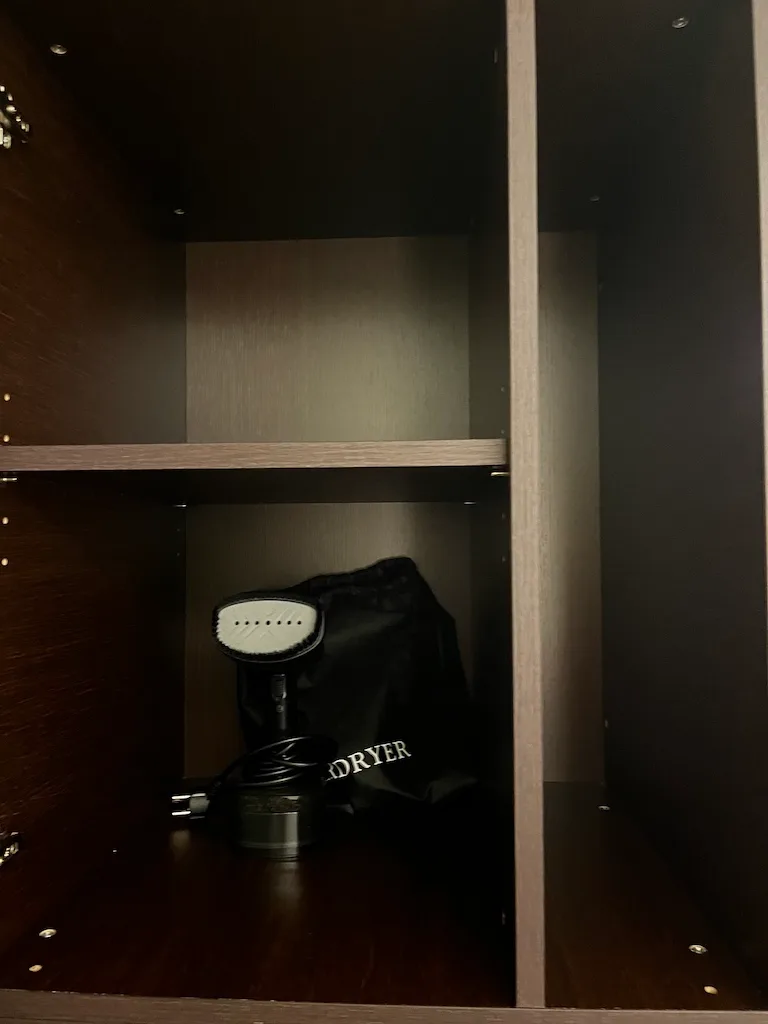 Handtuchheizung in Schrank
