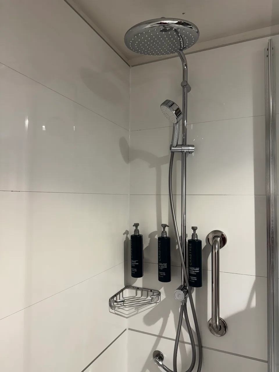 Regendusche und Handbrause