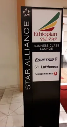 Ethispäni Business Class Lounge-Schild mit Star Alliance-Mitgliedschaften