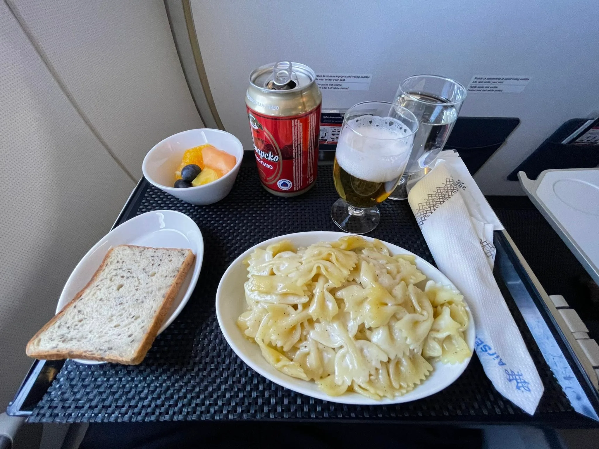 Das servierte Frühstückstablett
