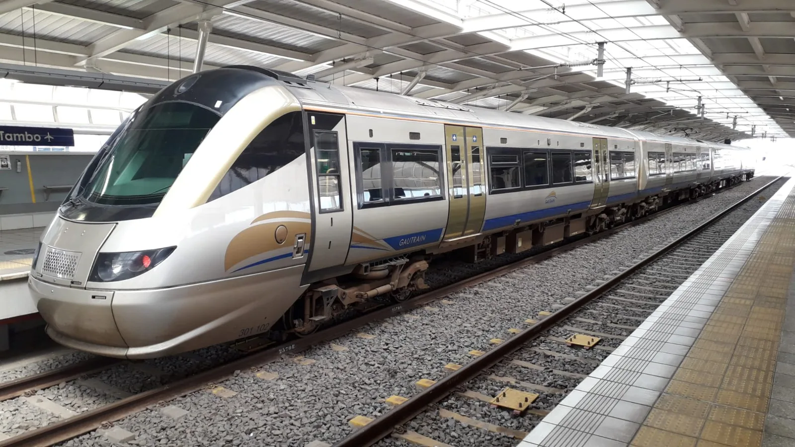 Gautrain Zug im Bahnhof