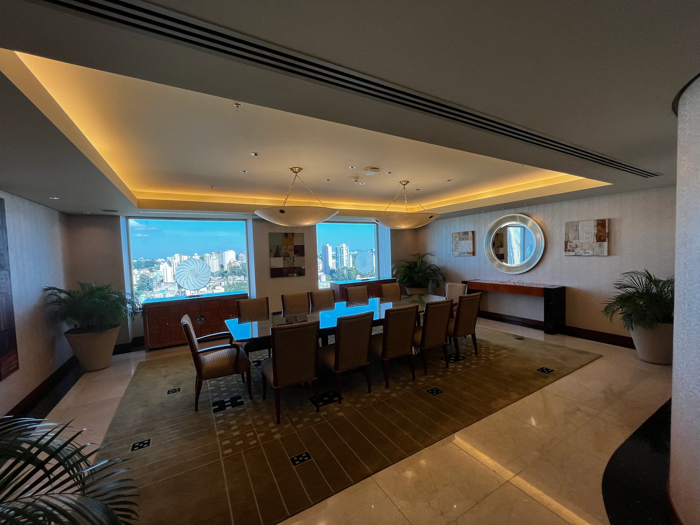 Hochwertige Präsidenten-suite mit Blick auf Stadt