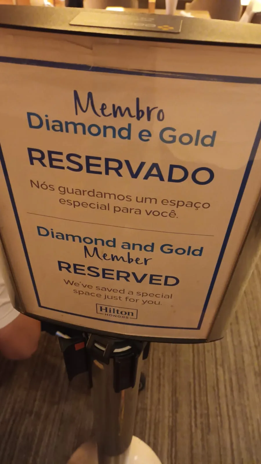 Reservierungsschild für Diamond- und Gold-Mitglieder im Hilton Barra