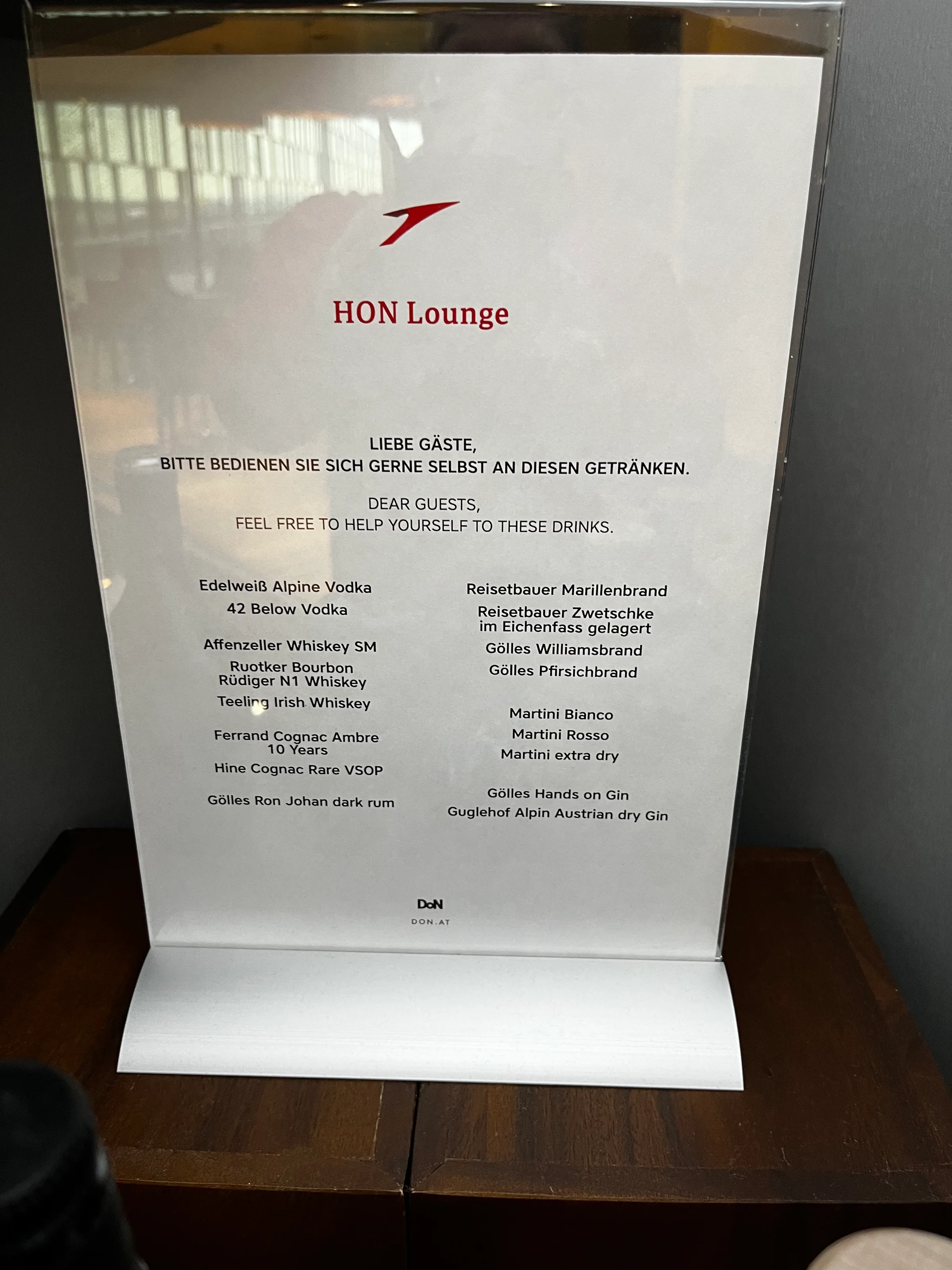 Getränke-Menü für HON Lounge mit alkoholischen Getränken