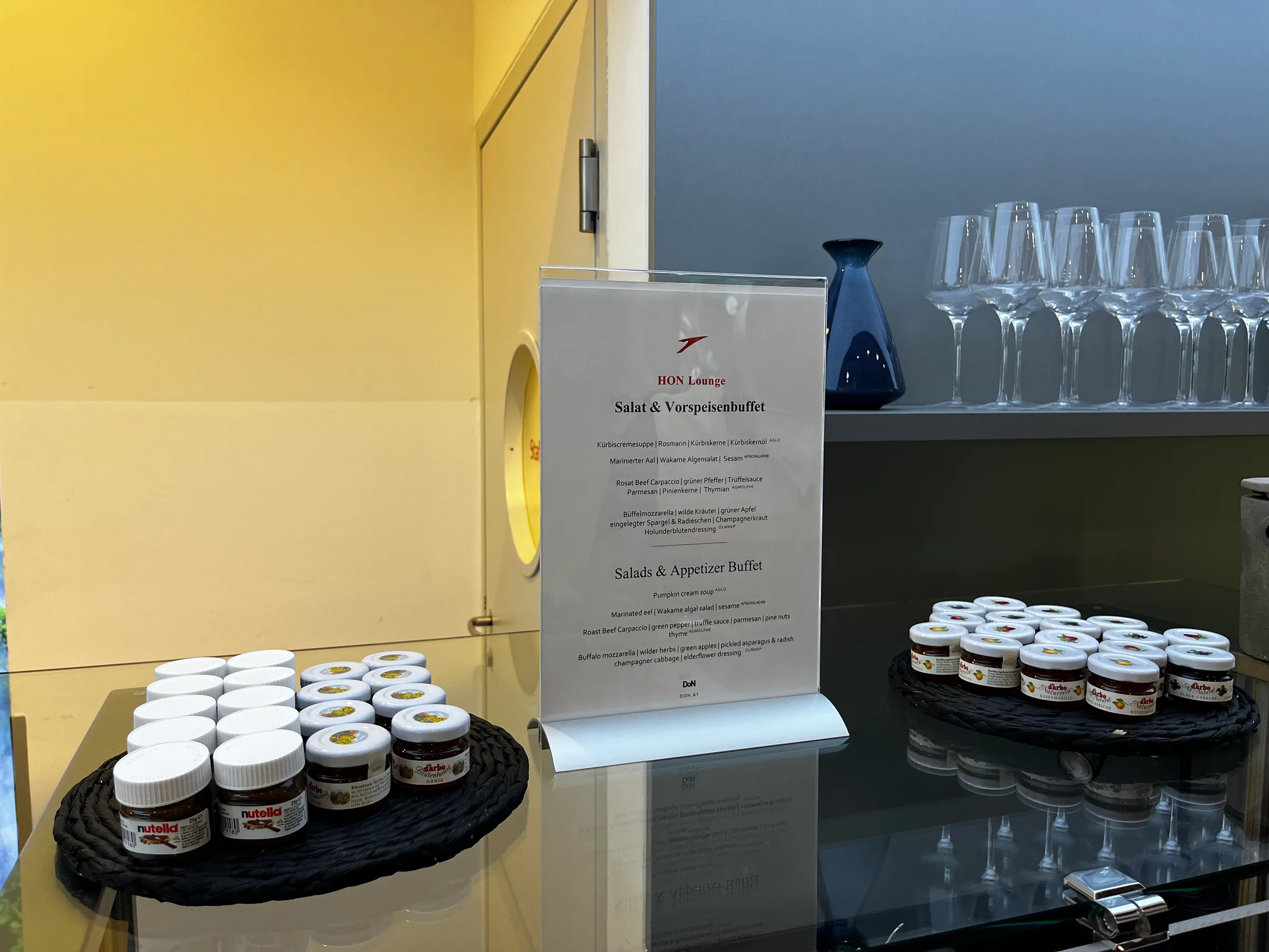 Salat- und Vorspeisenbuffet im BON Lounge