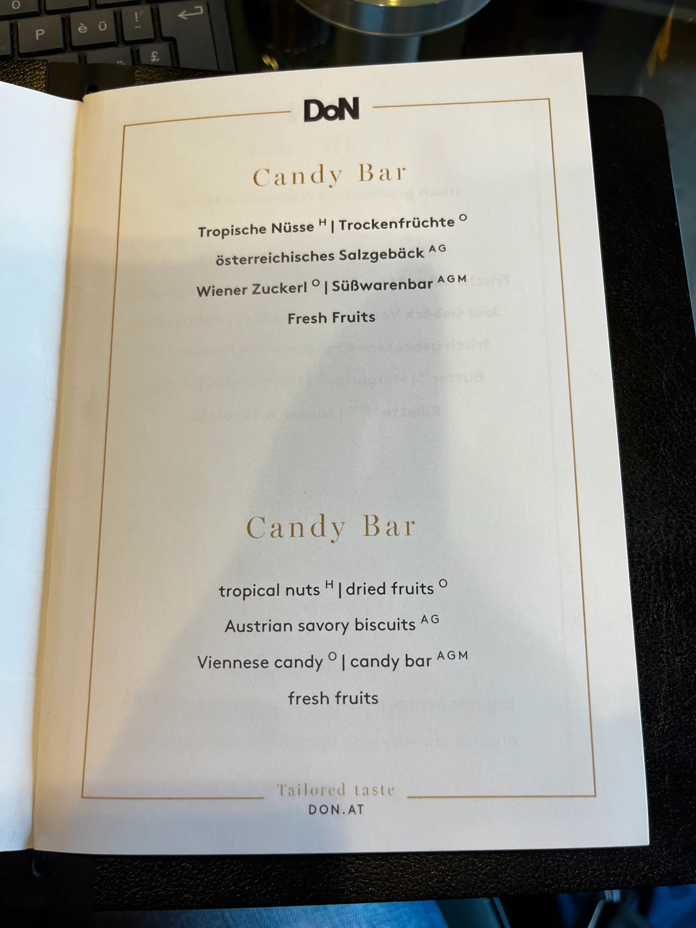 Candy Bar Menü mit Tropischen Nüssen, Trockenfrüchten und Wiener Zucker
