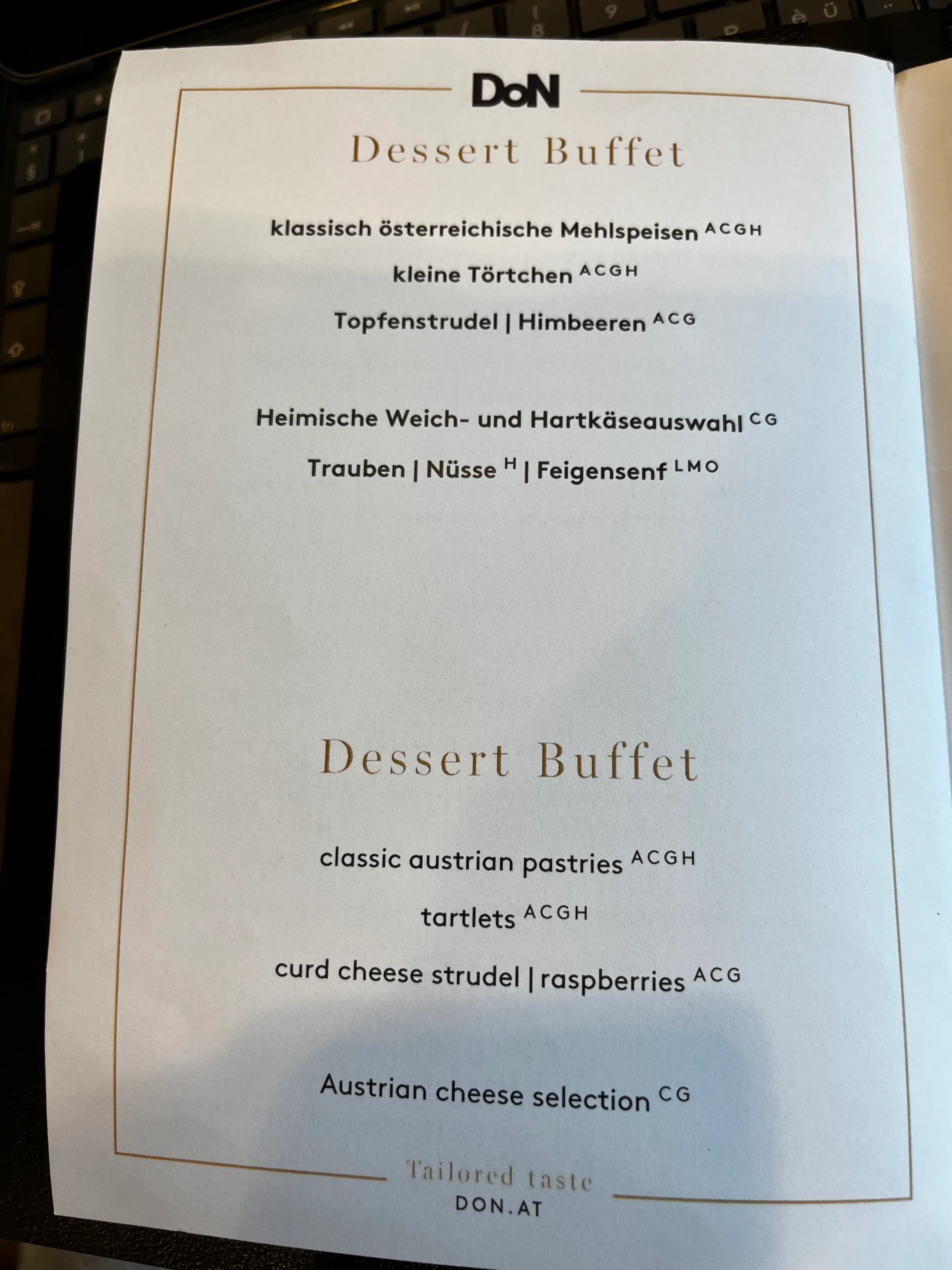Dessertbuffet-Menü mit österreichischen Klassikern und Käseauswahl