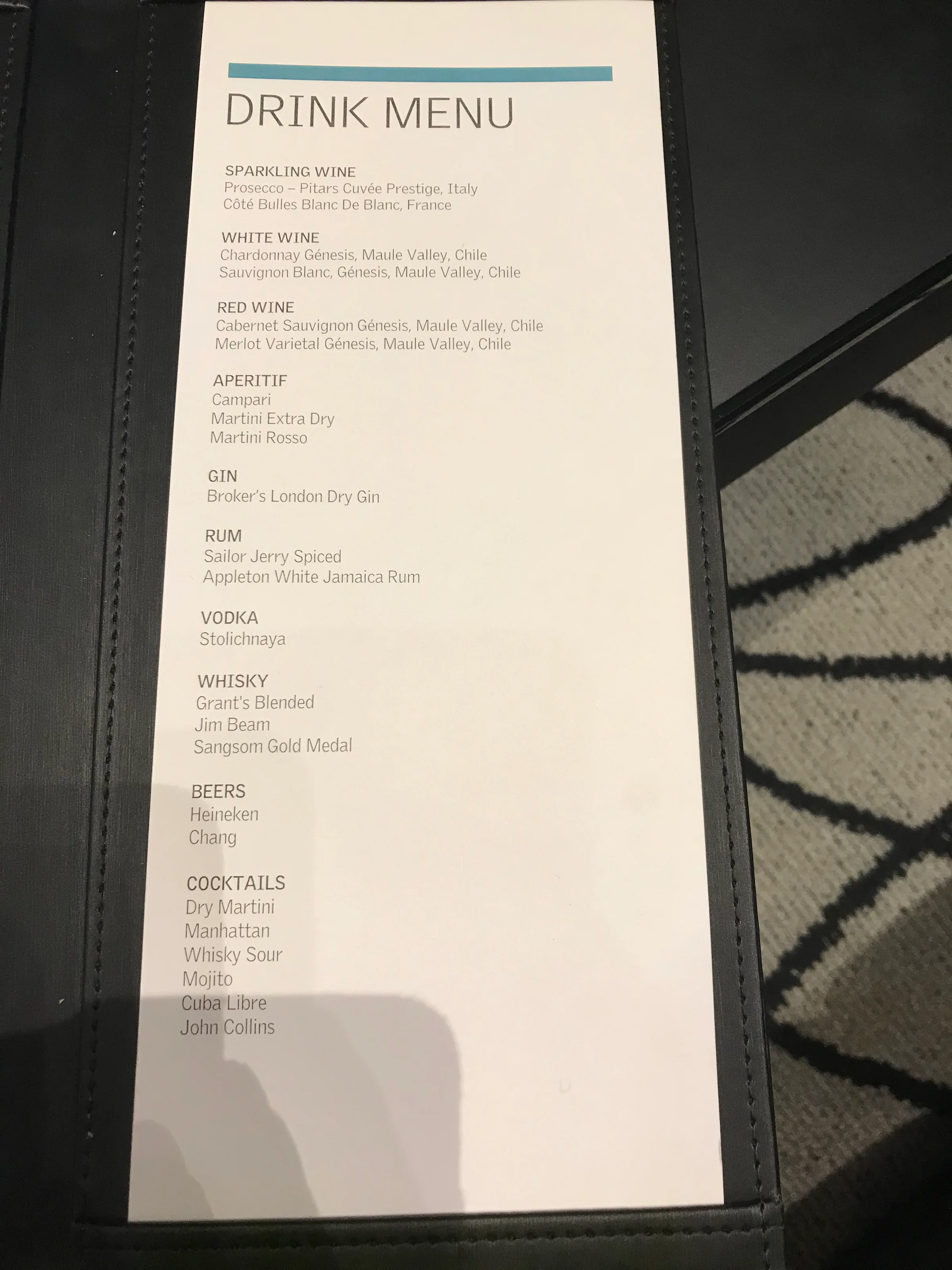 Getränke-Menü mit Sekt, Wein und Cocktails