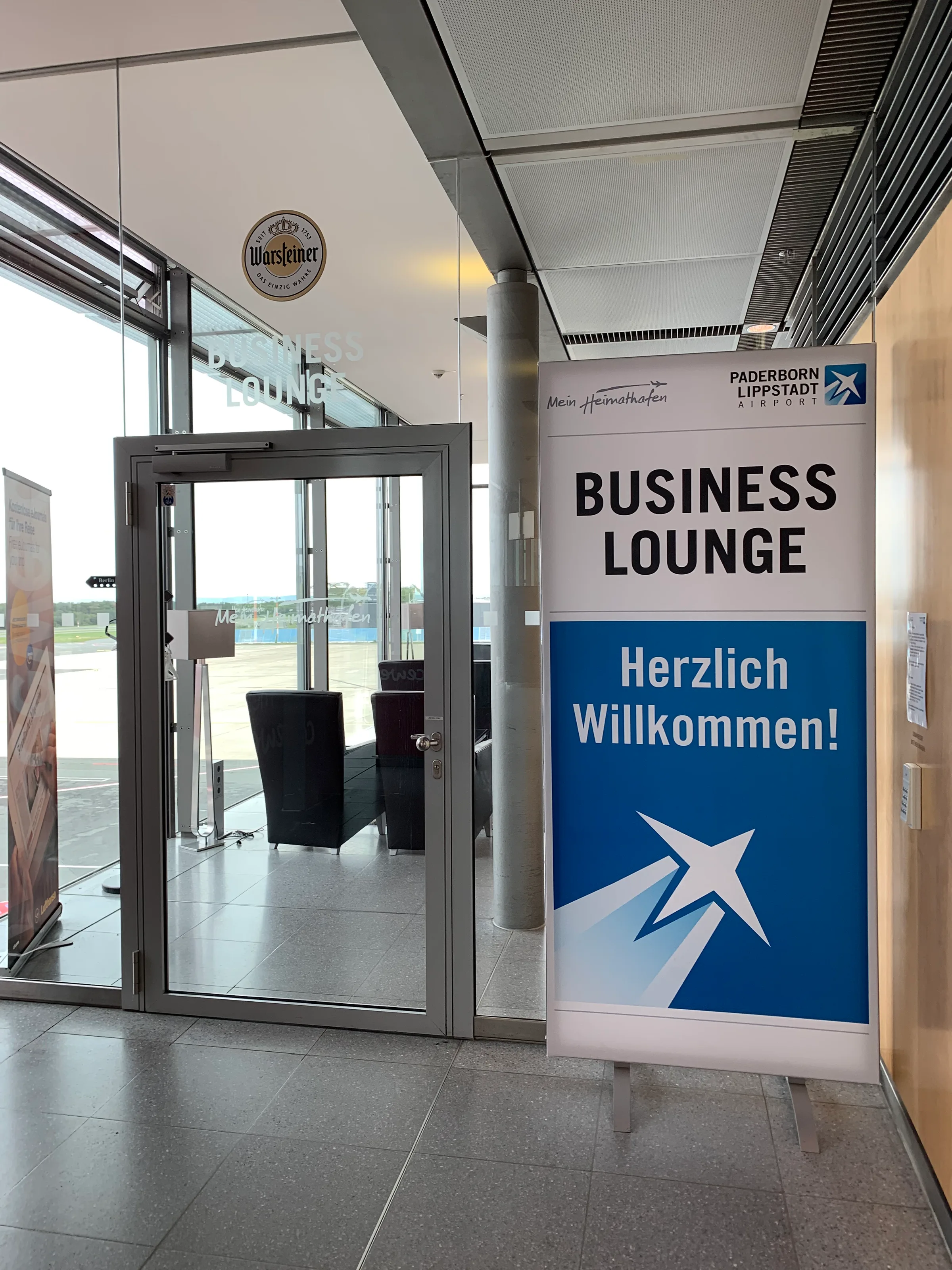Eingang zur Business Lounge am Flughafen Paderborn/Lippstadt