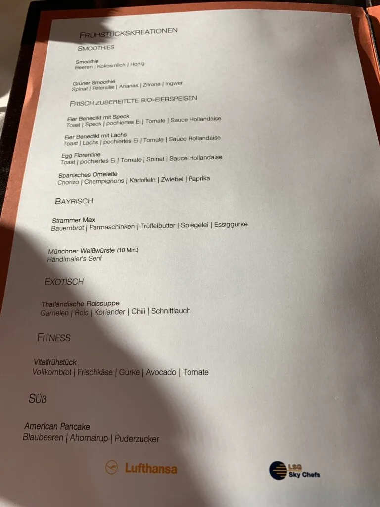 Lebensmittelmenü im Lufthansa First Class Lounge München