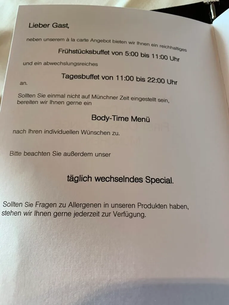 Frühstücksmenü und Tagesbuffet im Lufthansa First Class Lounge München
