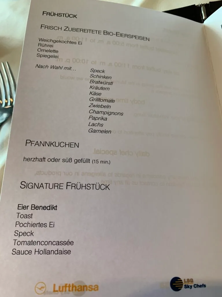 Menü für Frühstück im Lufthansa First Class Lounge München