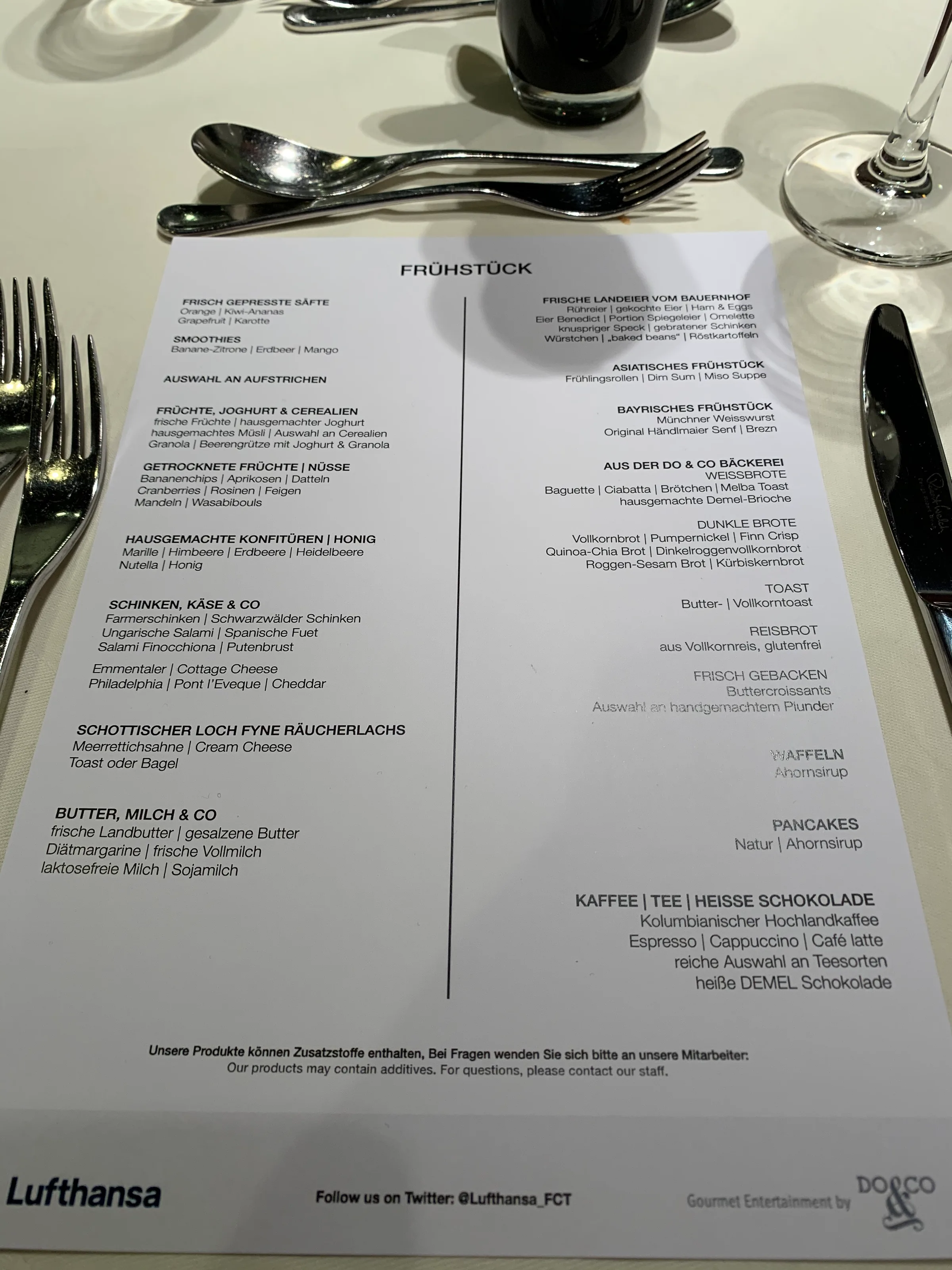 Frühstücksmenü im Lufthansa First Class Terminal Frankfurt FRA