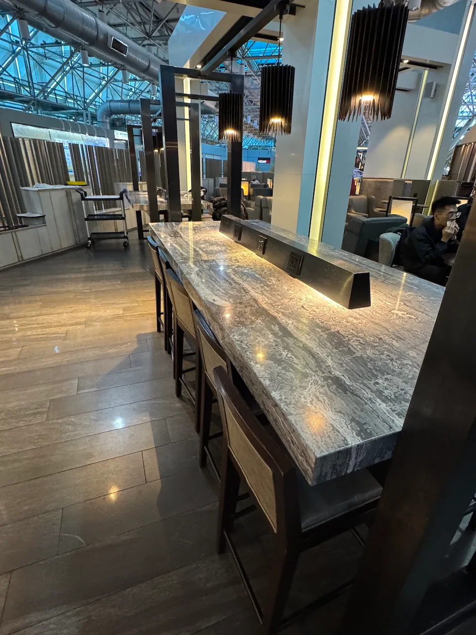 Die frischen Made-to-Order Nudeln — das Highlight der Lounge