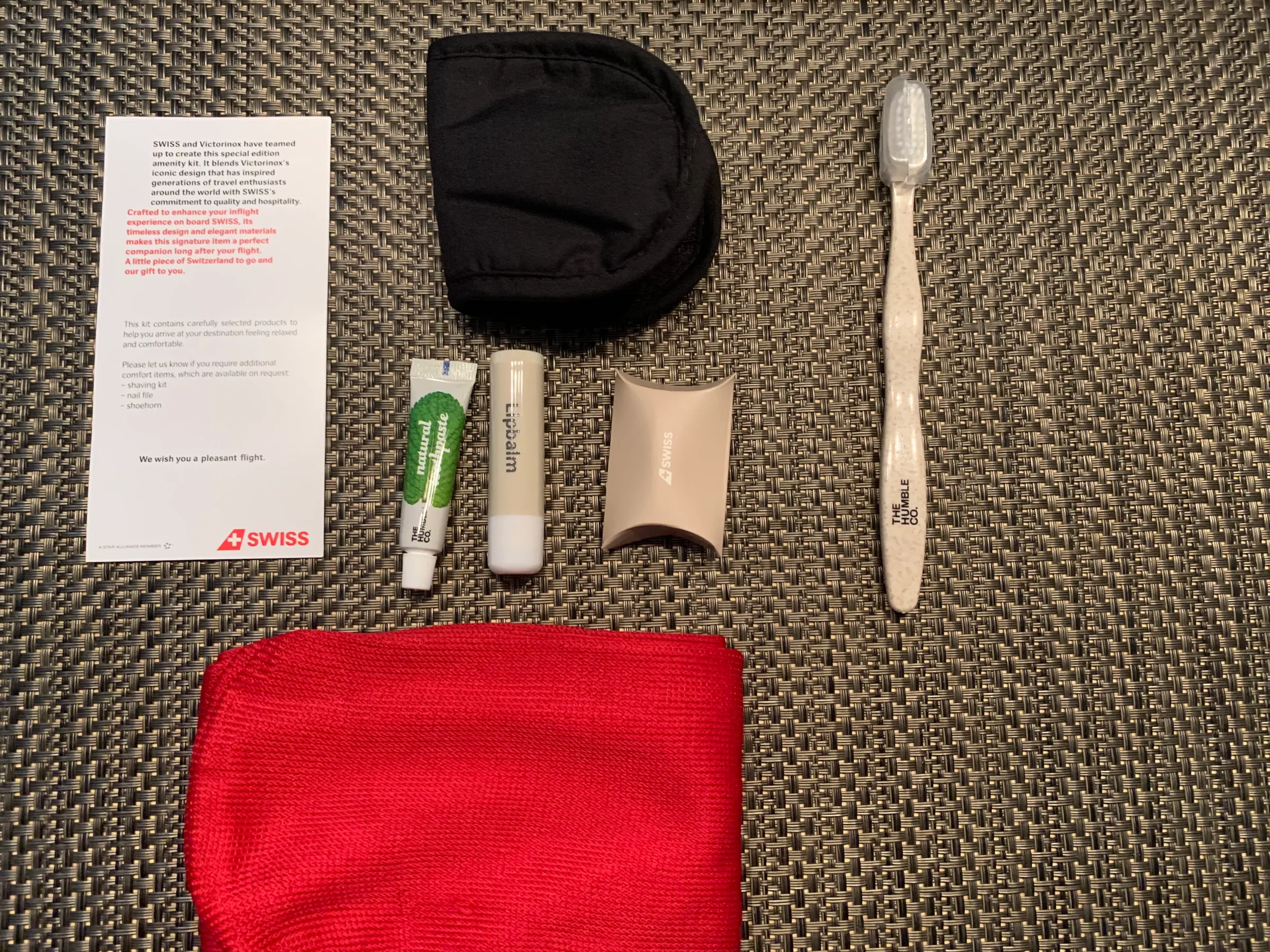 Swiss Business Class Amenity Kit mit Zahnbürste und Mundspülung