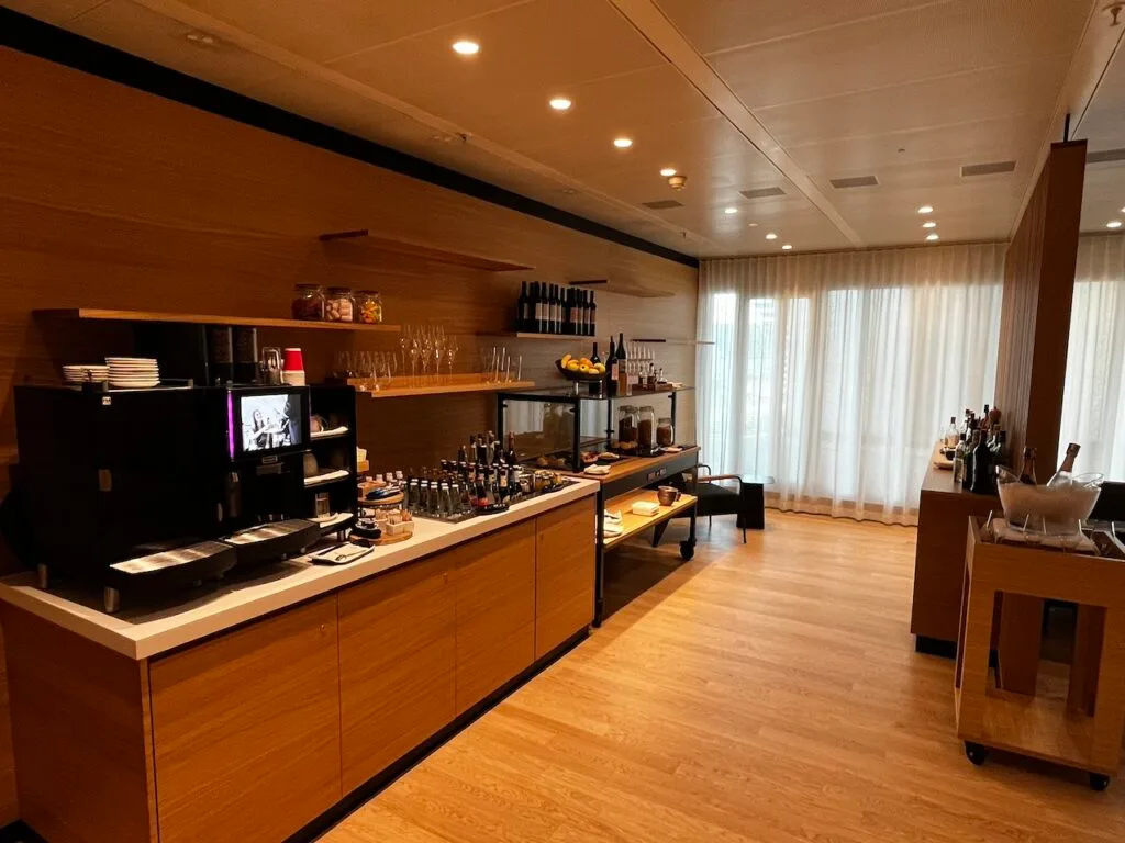 Swiss HON/First Class Lounge Flughafen Genf (GVA) *renoviert*