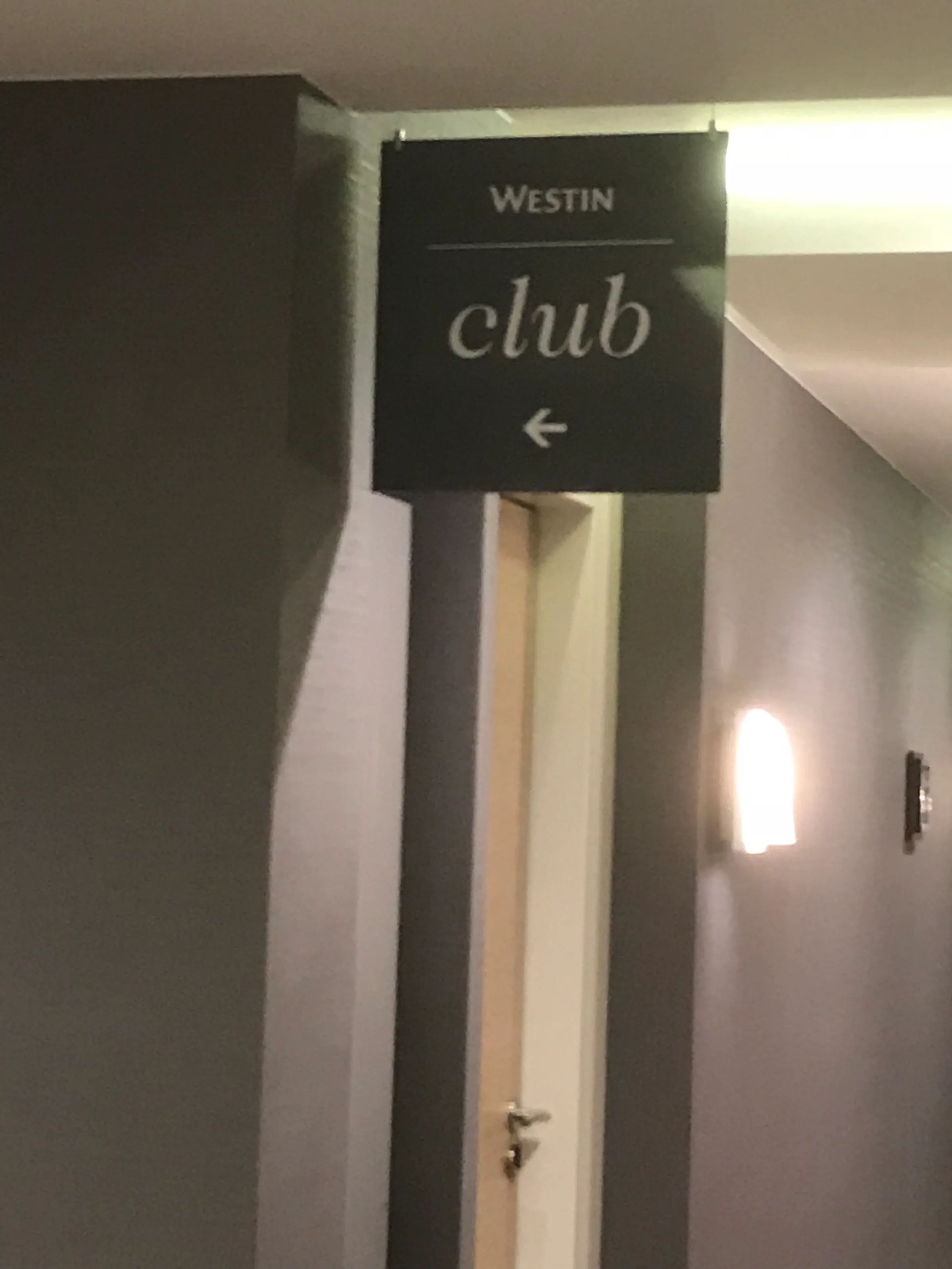 Tür zum Clubbereich des Westin Hotels