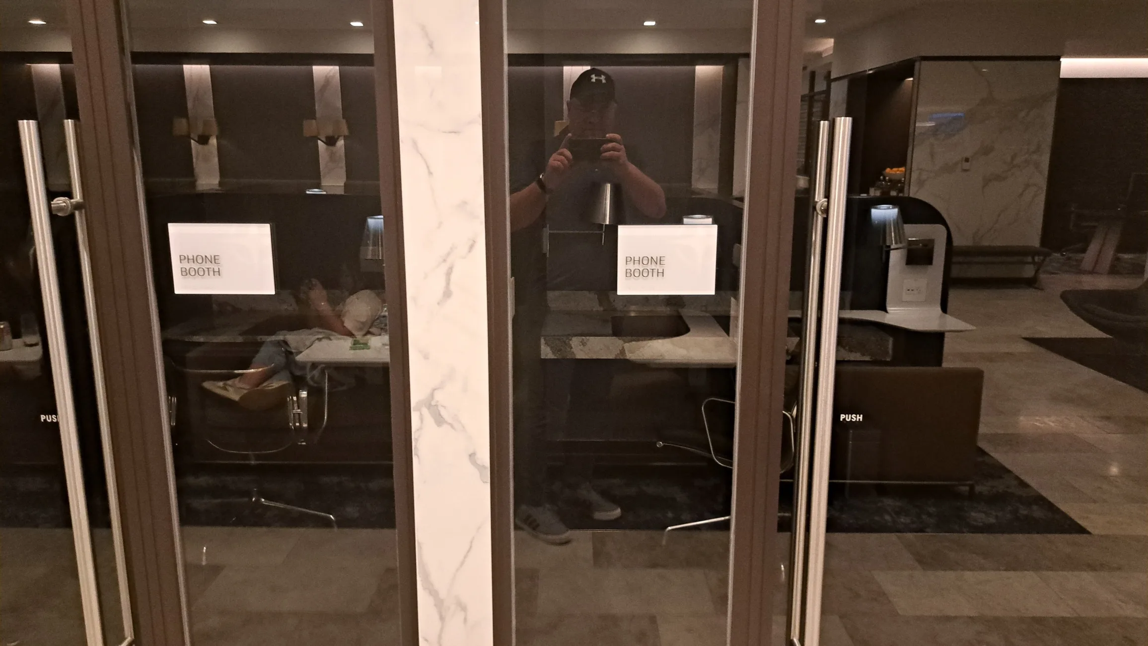 Phone Booth – Telefonzelle für ruhige Gespräche