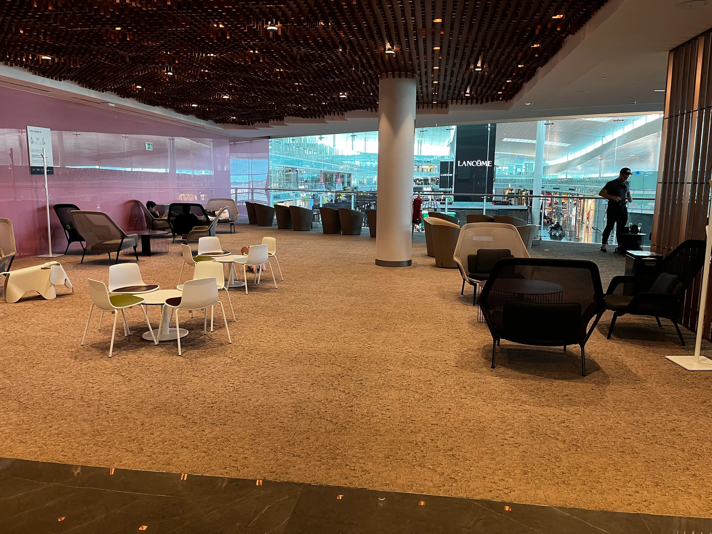 VIP-Sala Lounge Pau Casals im Flughafen Barcelona T1