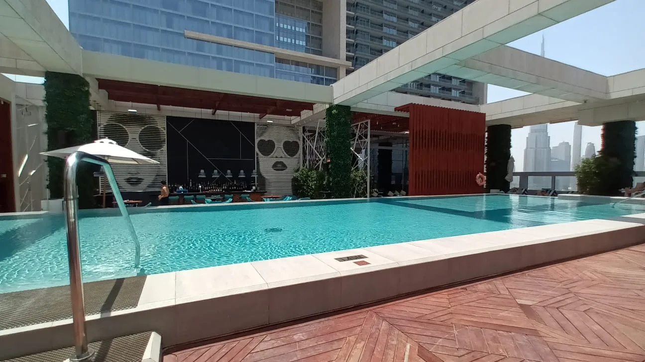 Pool auf der Dachterrasse