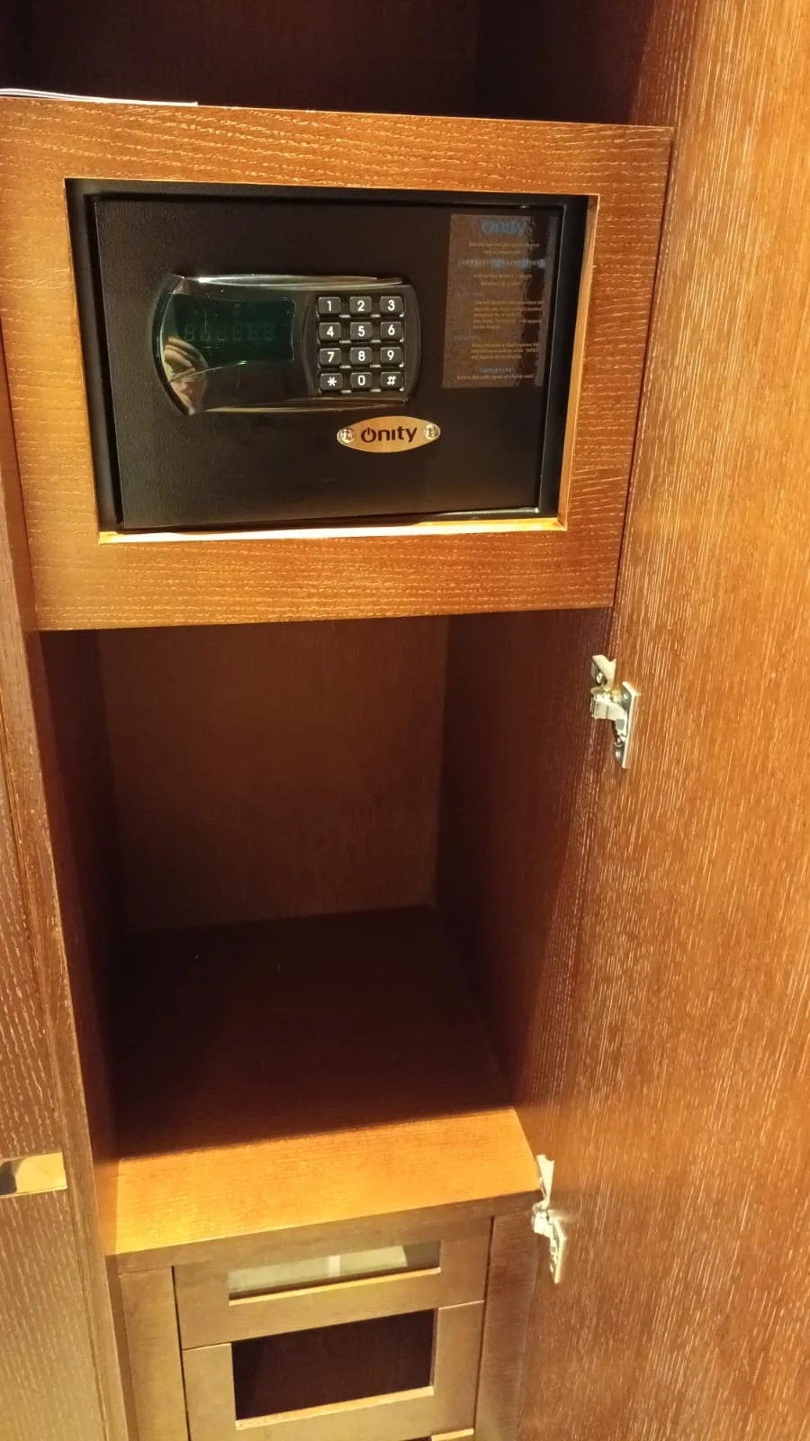Safe im Schrank