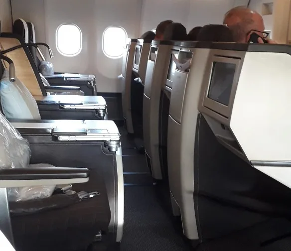 Business Class Kabine im Swiss A330 – Platz 5K